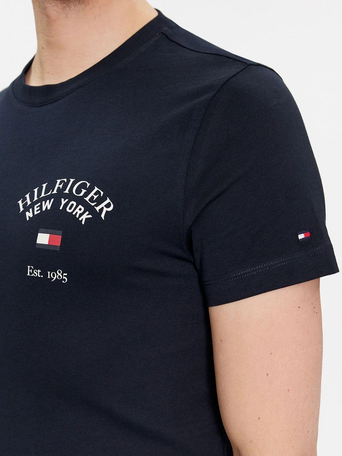 POLERA ARCHIVE VARSITY LOGO AZUL DW5 TOMMY HILFIGER-4