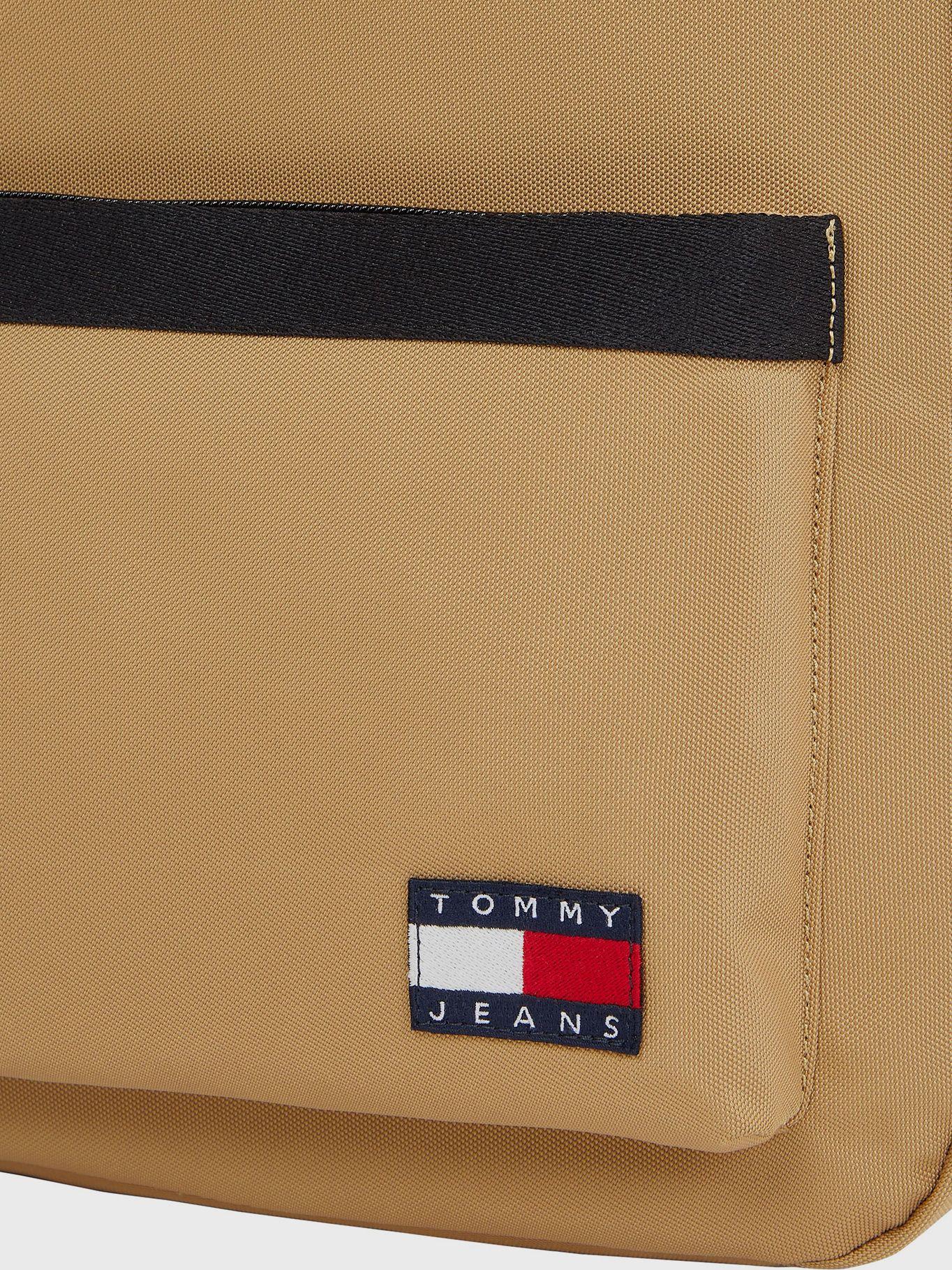 Mochila Essential Con Logo Parche Beige Tommy Hilfiger-3