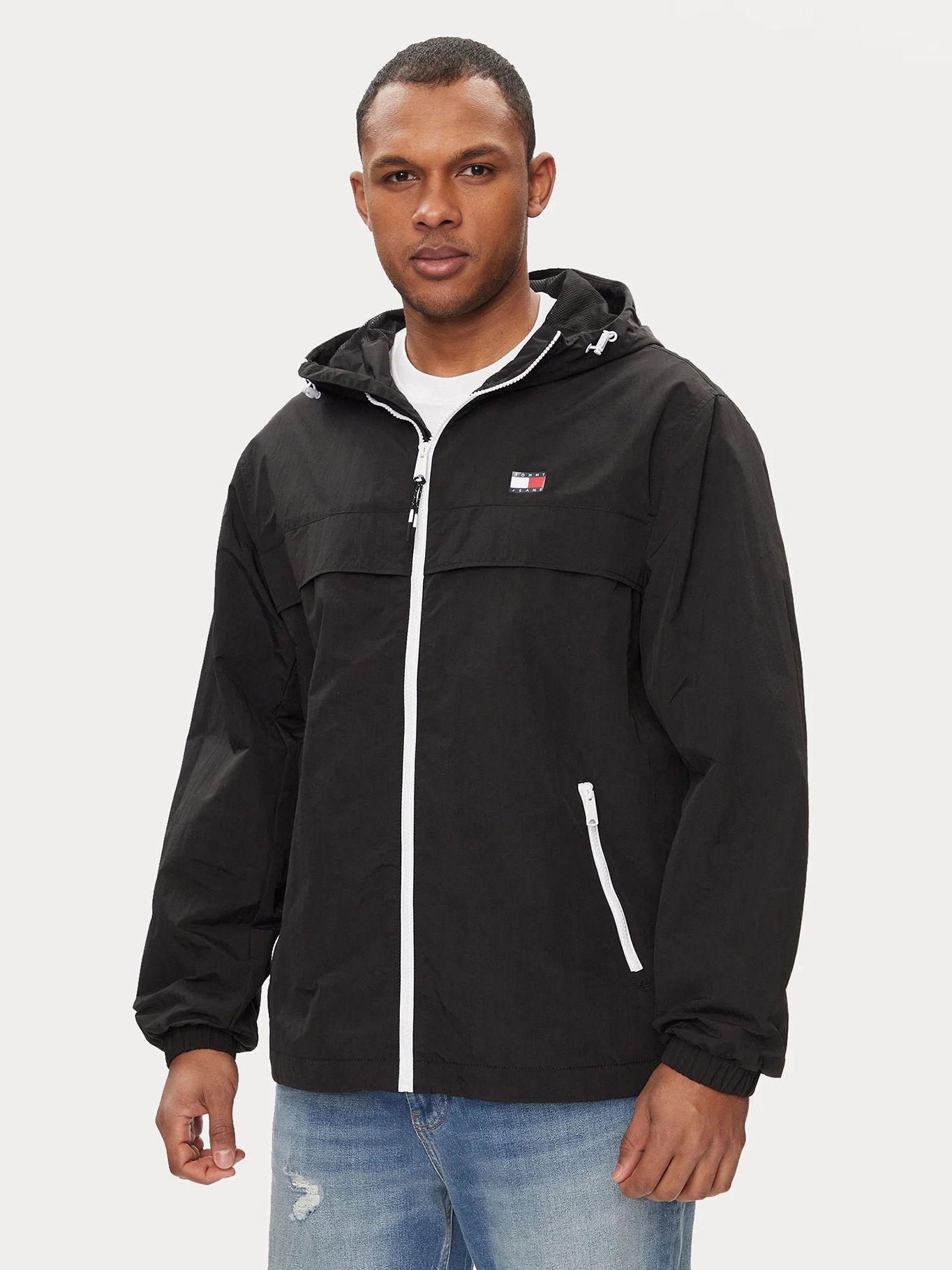 Cortaviento Chicago y Gorro Negro Tommy Jeans-0