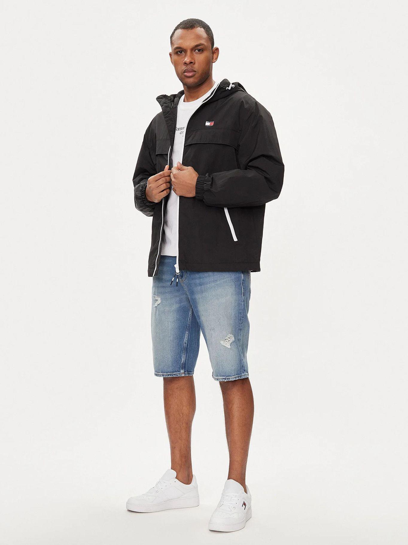 Cortaviento Chicago y Gorro Negro Tommy Jeans-1