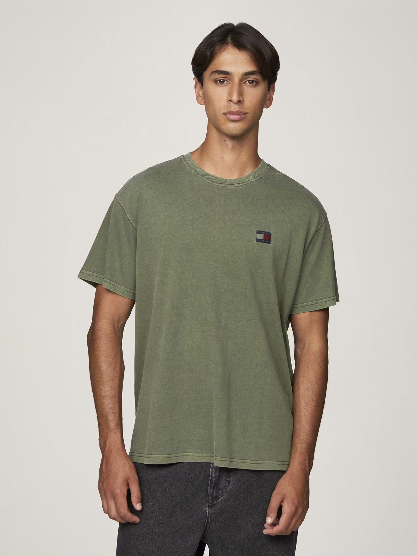 Polera Relaxed Fit Con Parche Tejido Verde Tommy Jeans-0