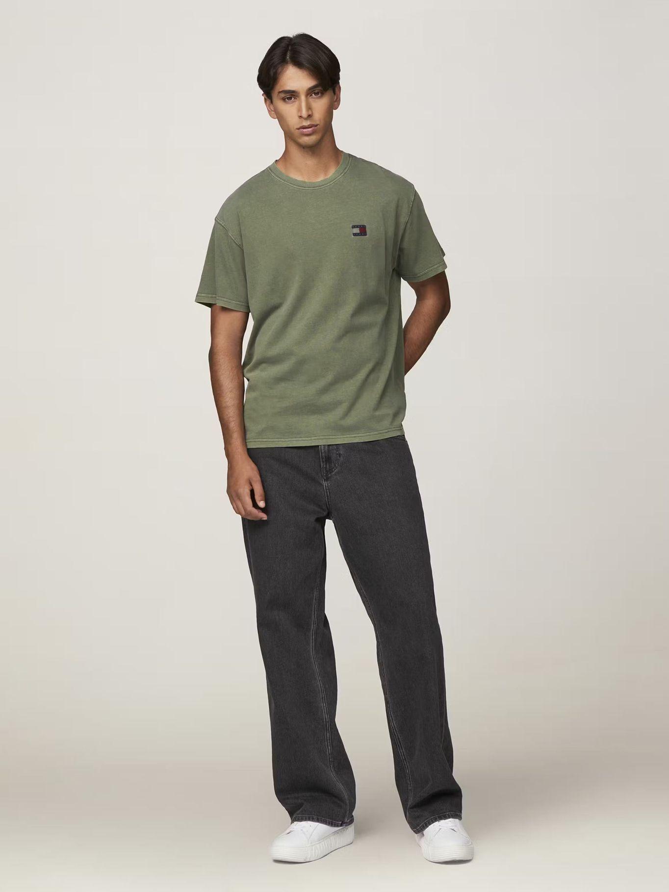 Polera Relaxed Fit Con Parche Tejido Verde Tommy Jeans-1