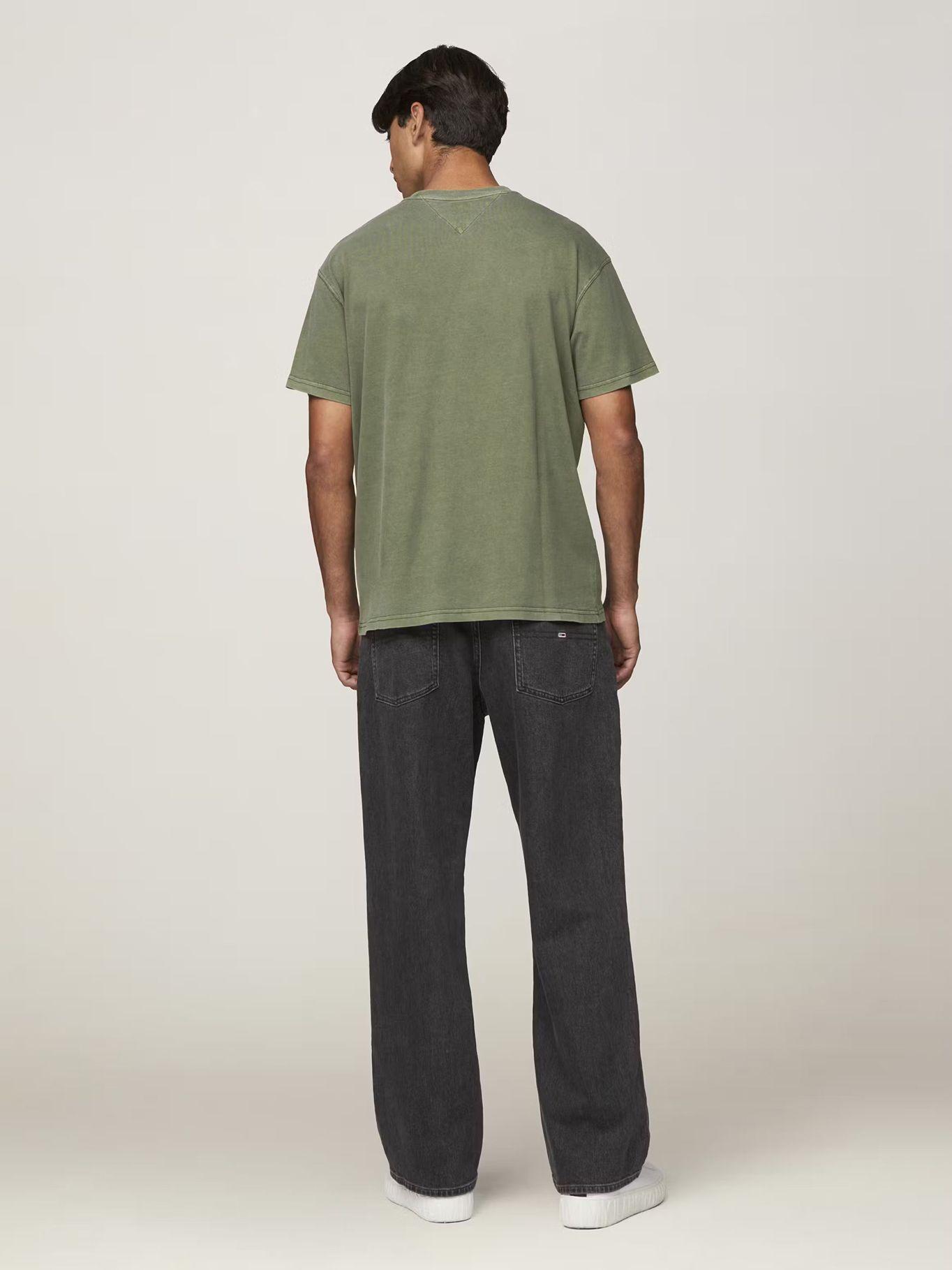 Polera Relaxed Fit Con Parche Tejido Verde Tommy Jeans-2
