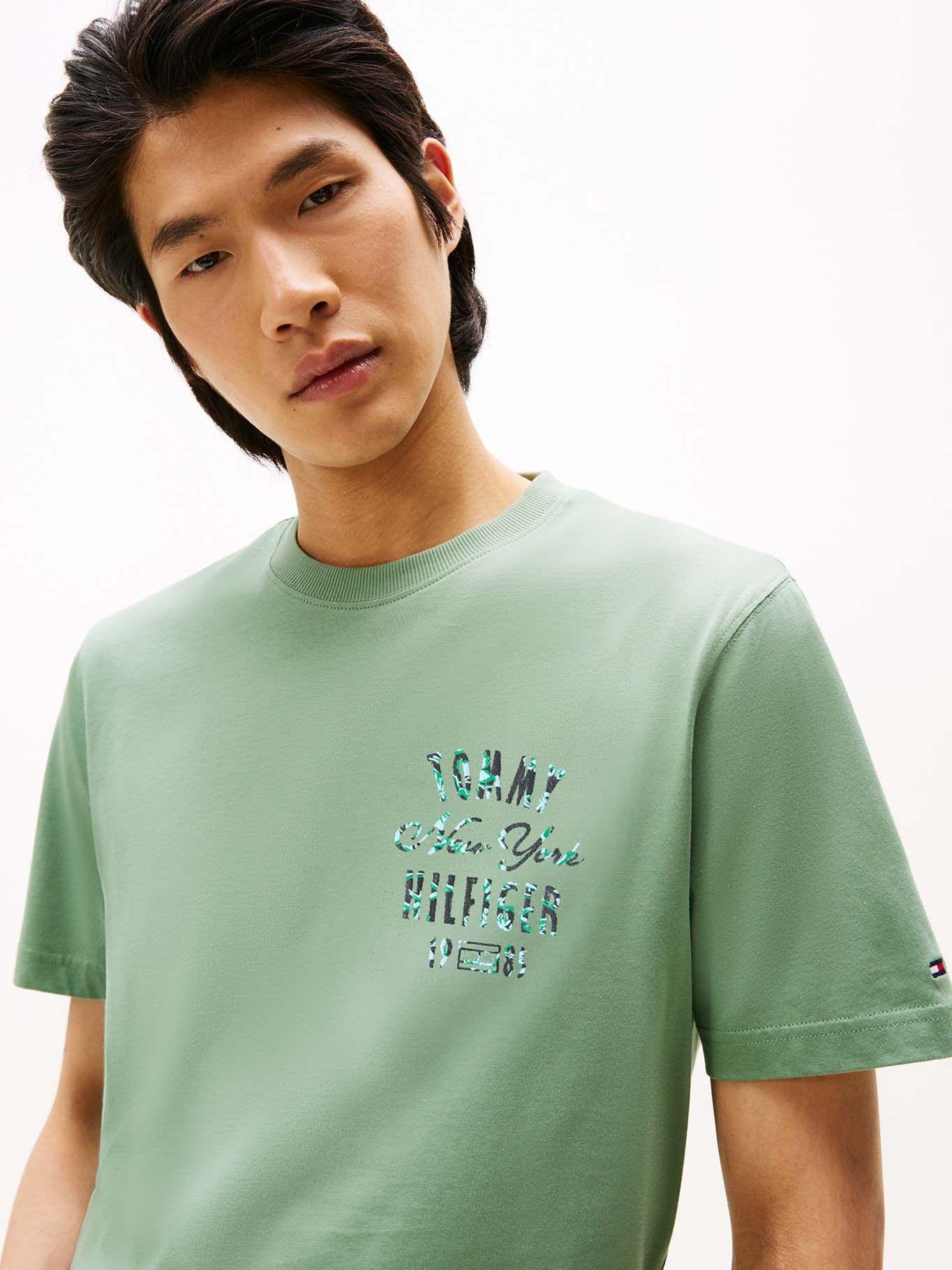 Polera Logo Gráfico Regular Fit Verde Tommy Hilfiger-3
