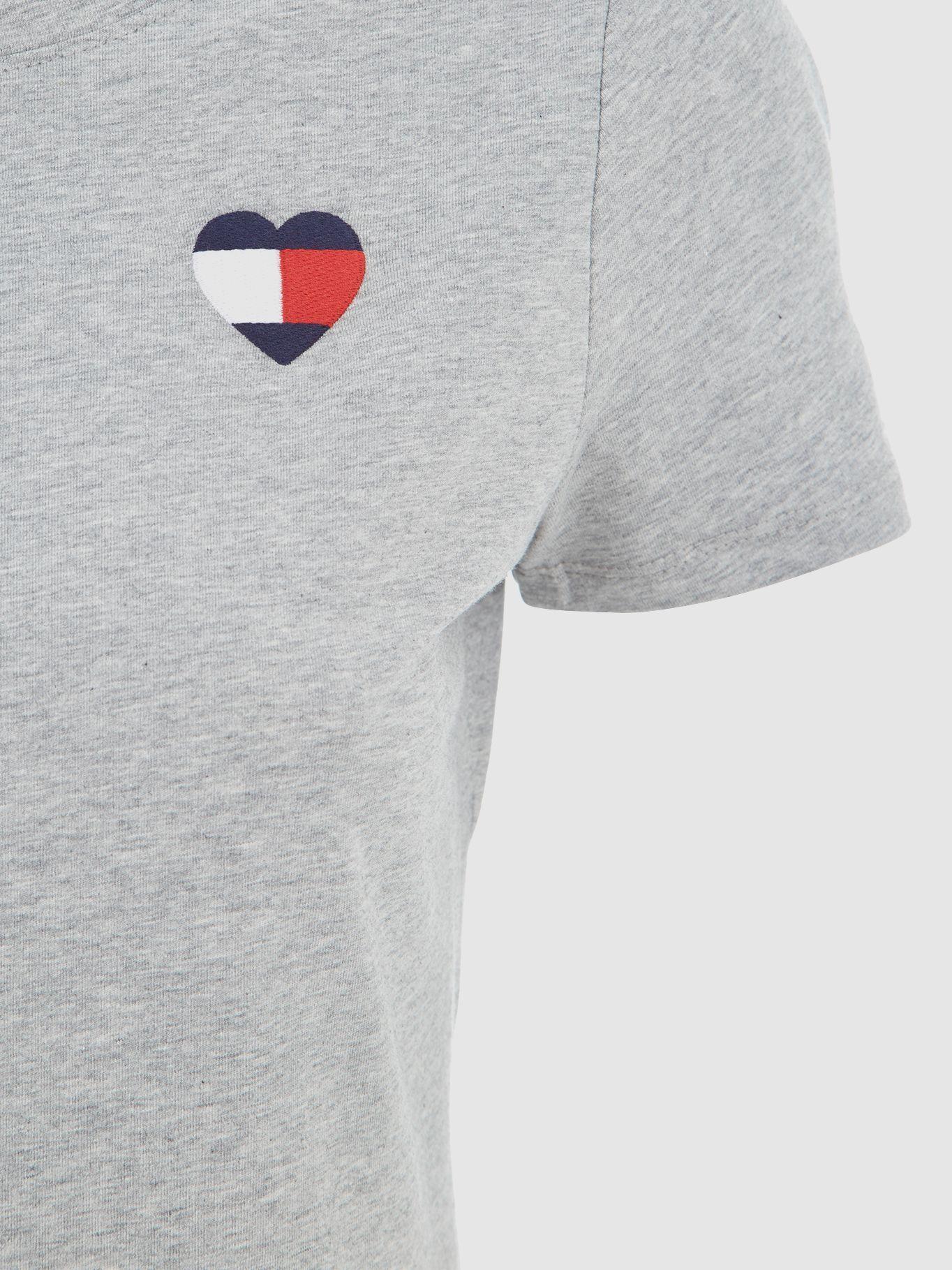 Polera Corazones Logo Bandera Gris Tommy Hilfiger-2