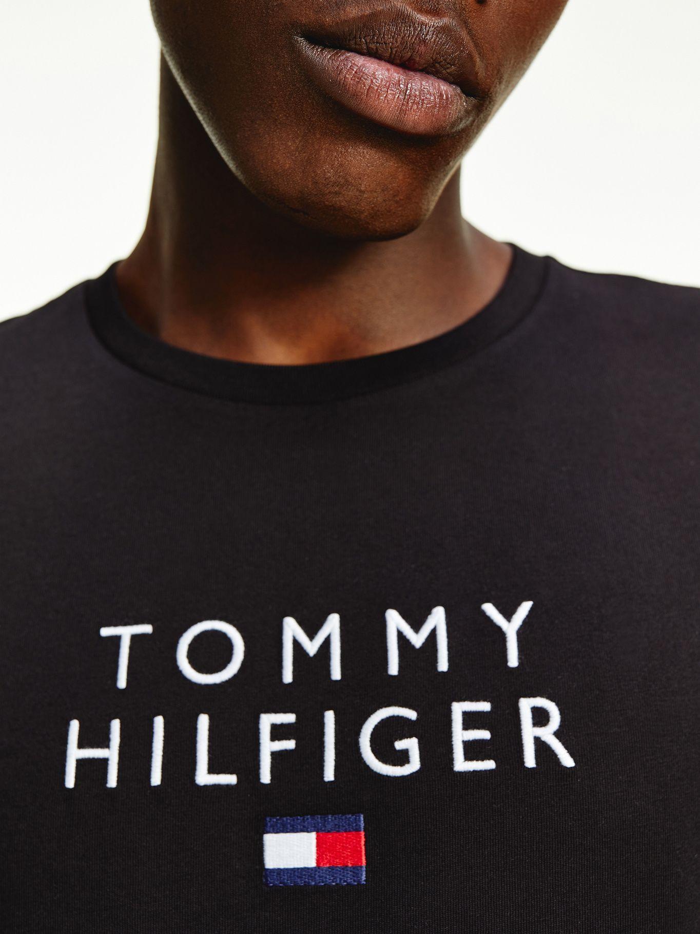 Polera Stacked Tommy Flag Negro Tommy Hilfiger-2