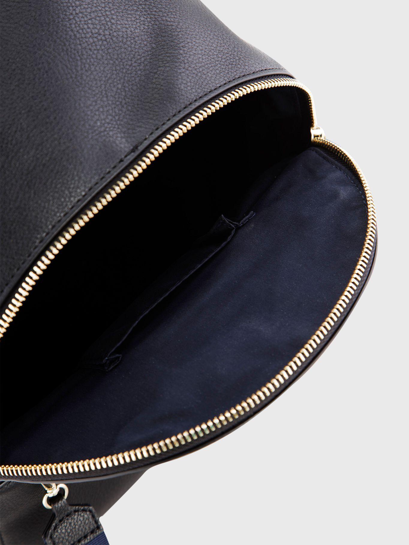 Mochila Im Day Charm Negro Tommy Hilfiger M2-3