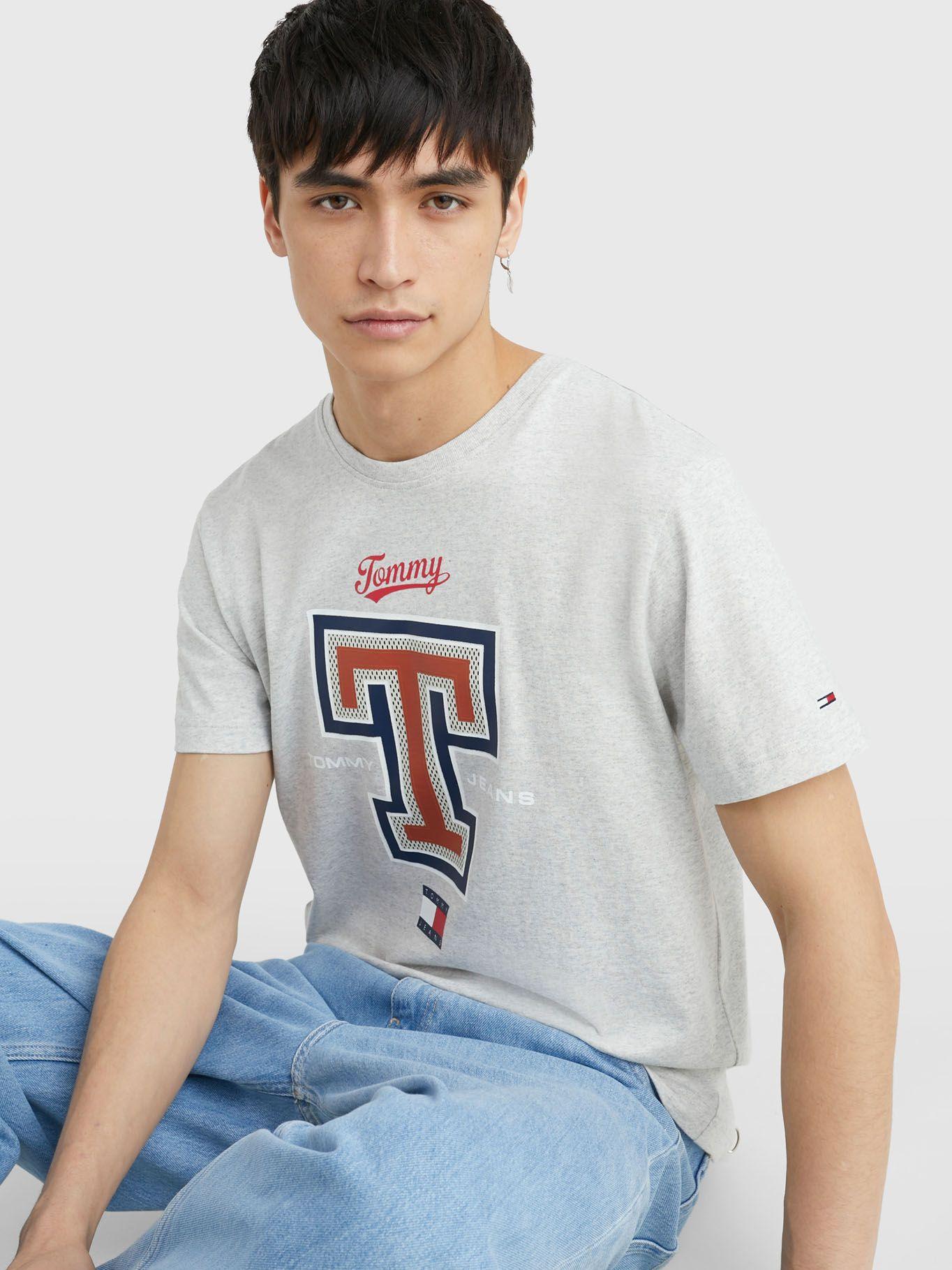 Polera Regular Modern Con Logo Gris Tommy Jeans-3