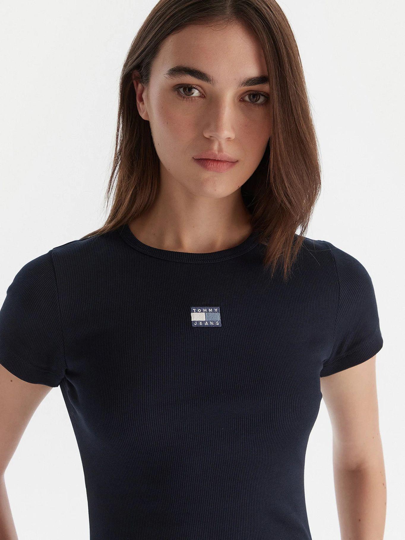 Polera Slim Fit Con Parche Azul Tommy Jeans-3