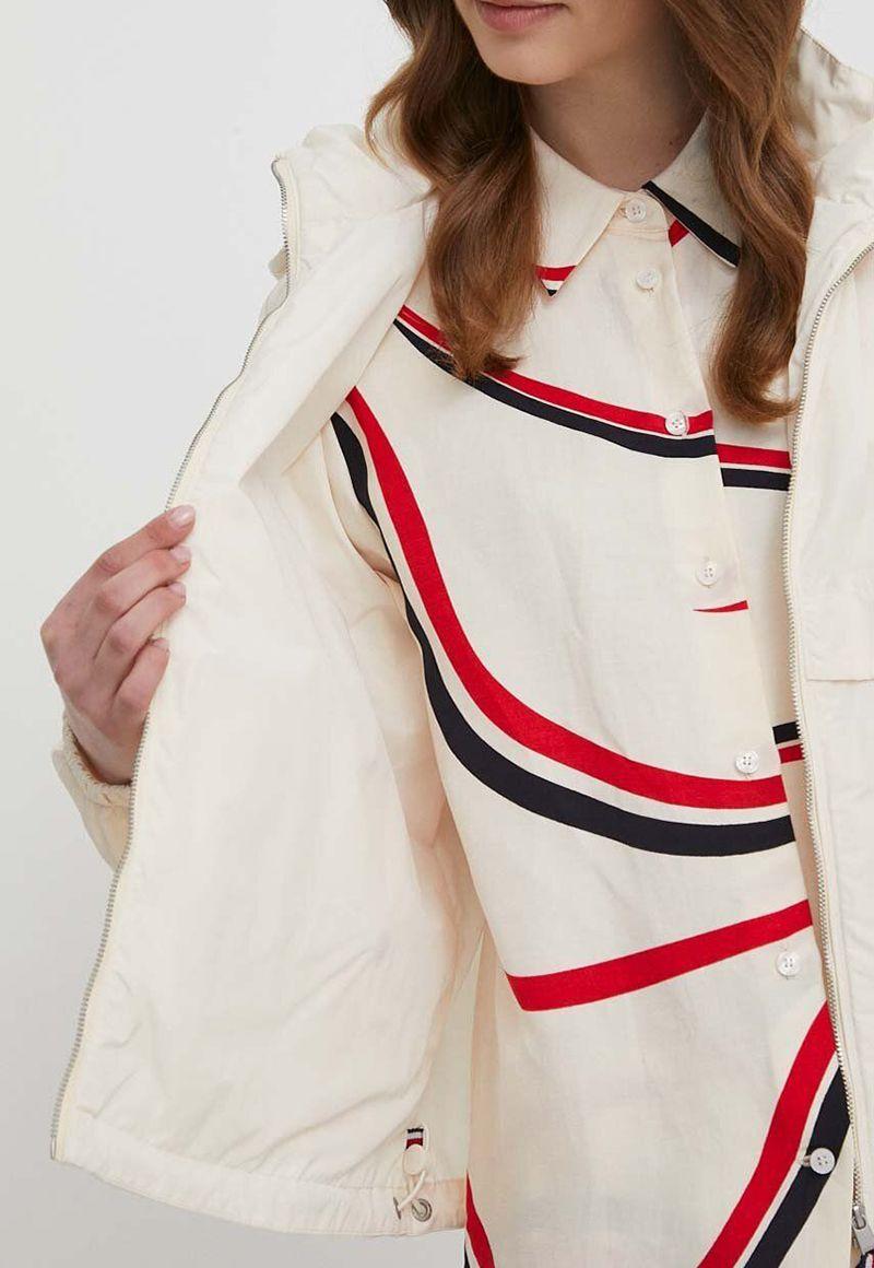 Cortaviento Ligero Gorro Y Logo Blanco Tommy Hilfiger-5