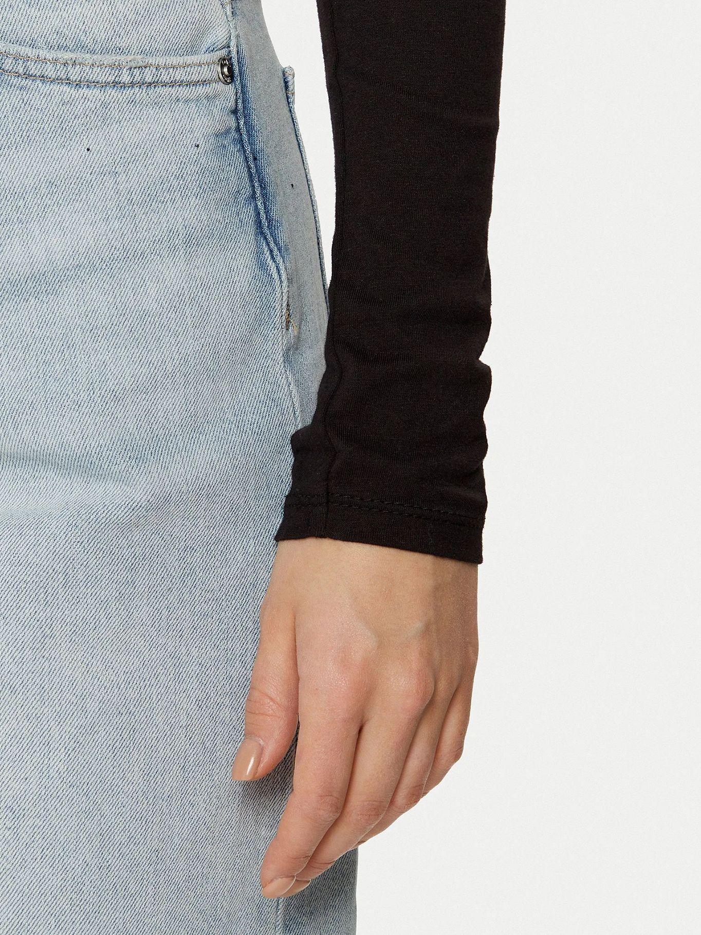 Polera Linear Logo Slim Fit Negro Tommy Jeans-4