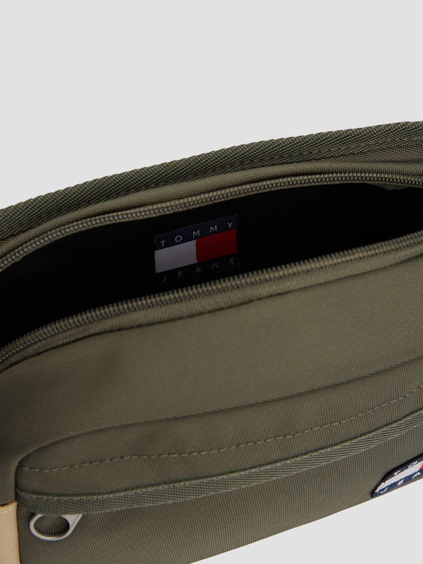 Banano Daily Essential Verde MRH Tommy Jeans-2