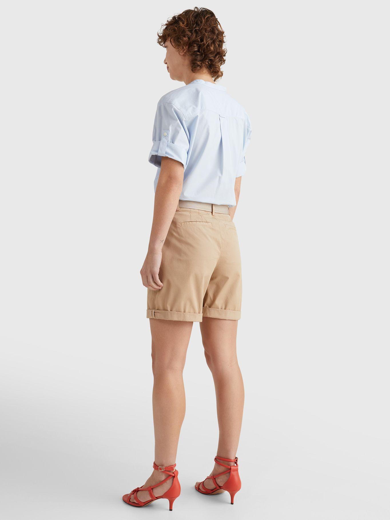 Shorts Chino Corto Con Cinturón Beige Tommy Hilfiger-1