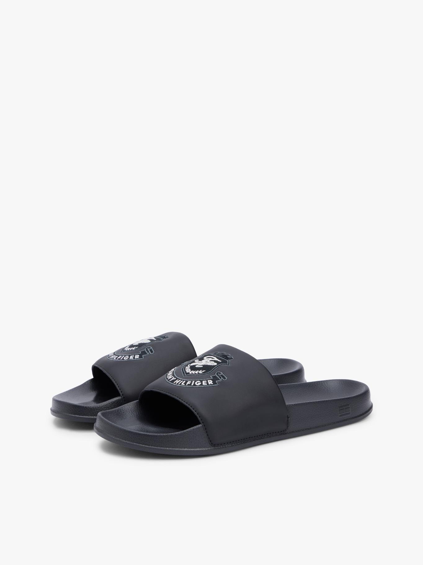 Sandalias Con Logo De Escudo-0