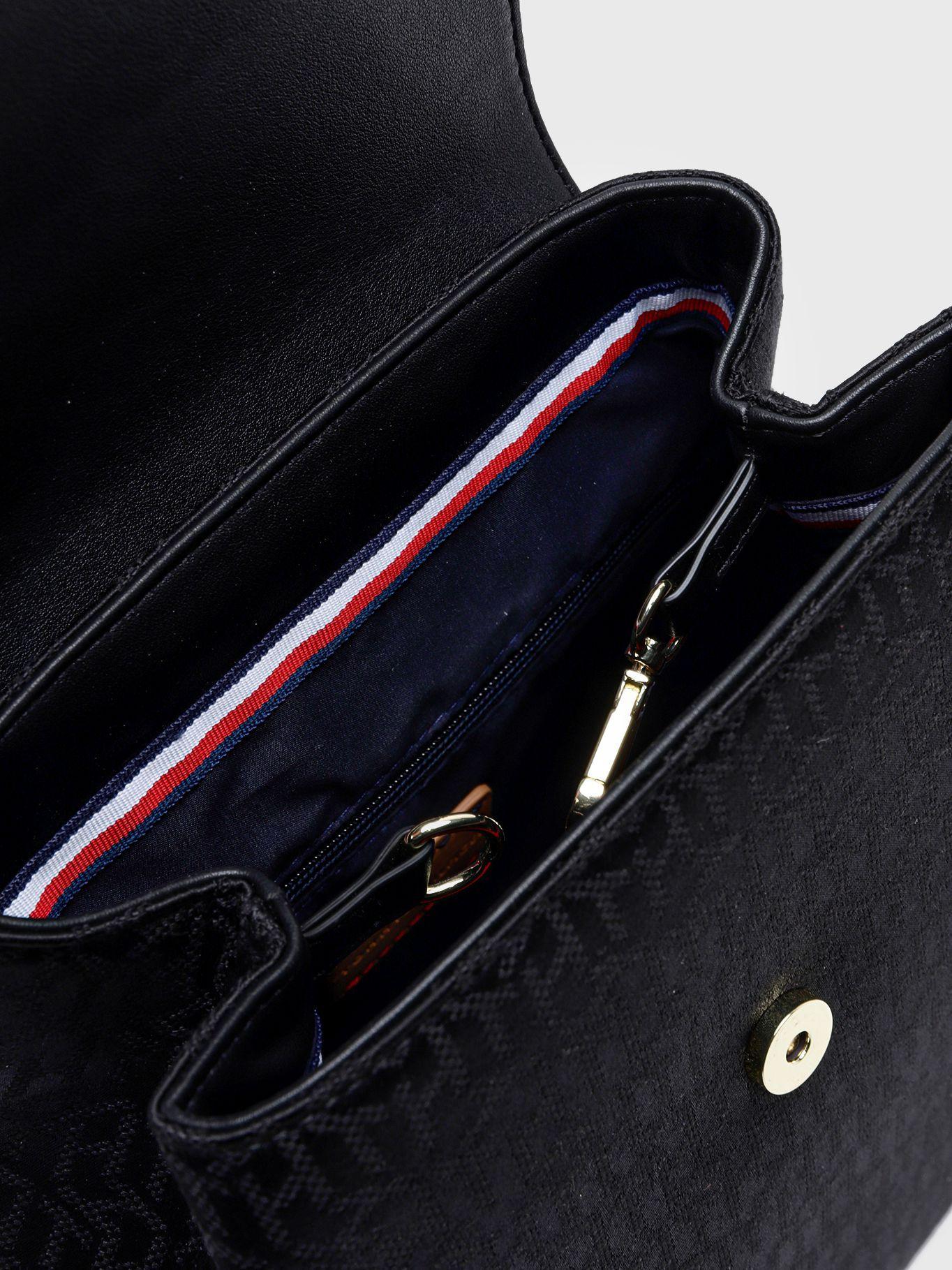 Mochila Flap Monogram Negro Tommy Hilfiger-3