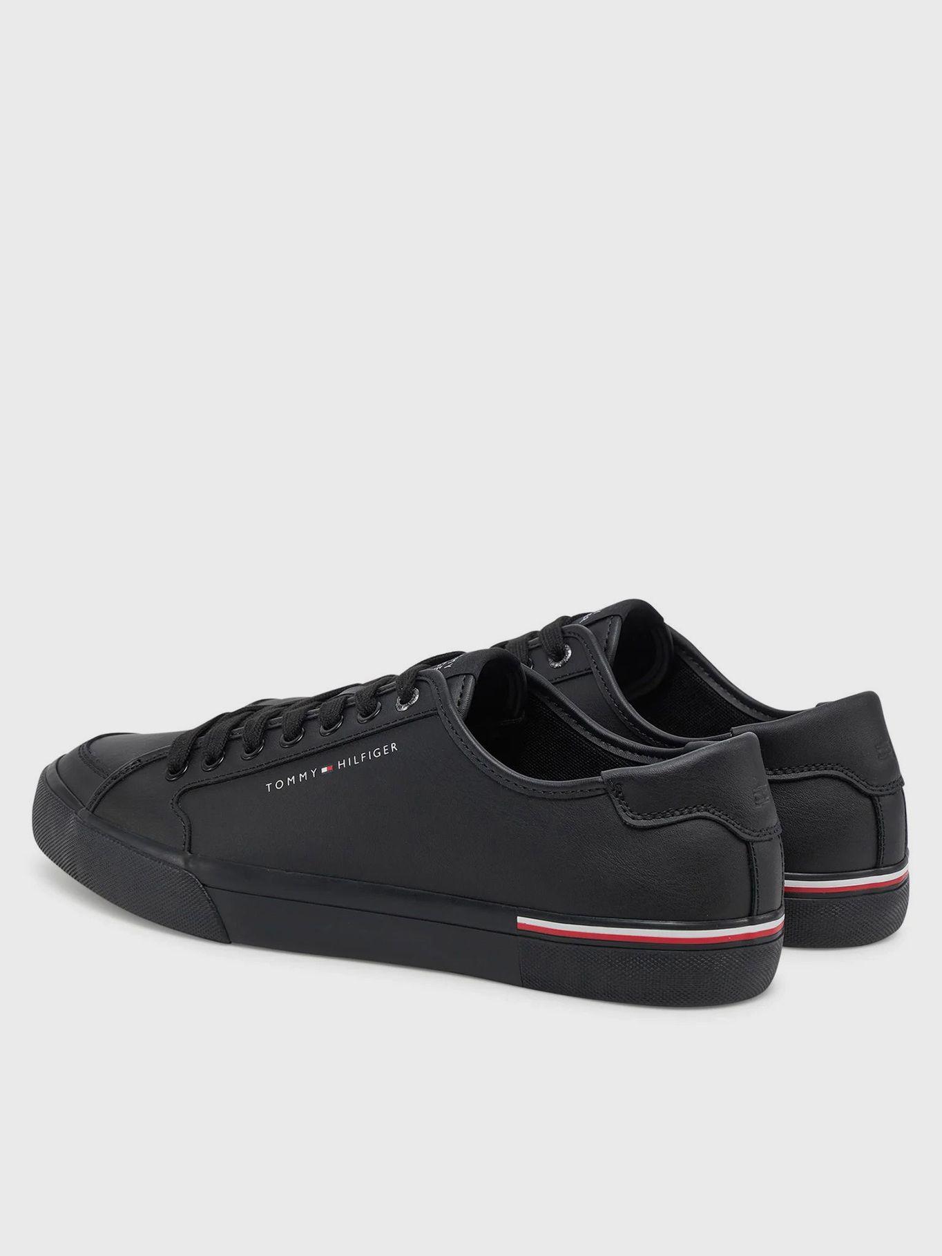 Zapatilla Con Logo En Bajo Relieve Negro Tommy Hilfiger-1