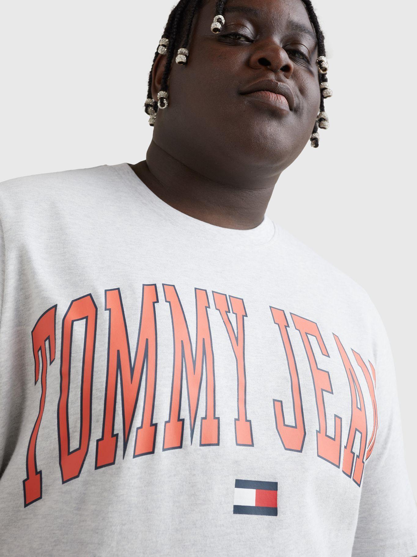 Polera Plus Classic Collegiate Logo Gris Tommy Jeans-3
