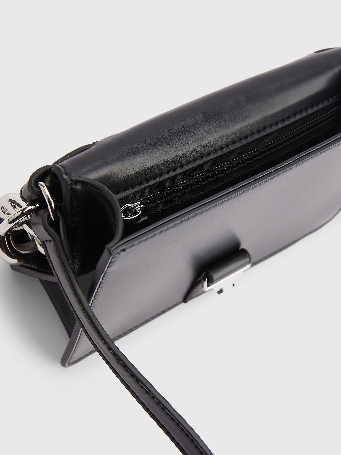 Cartera Chain Con Logo Negro Tommy Hilfiger-3