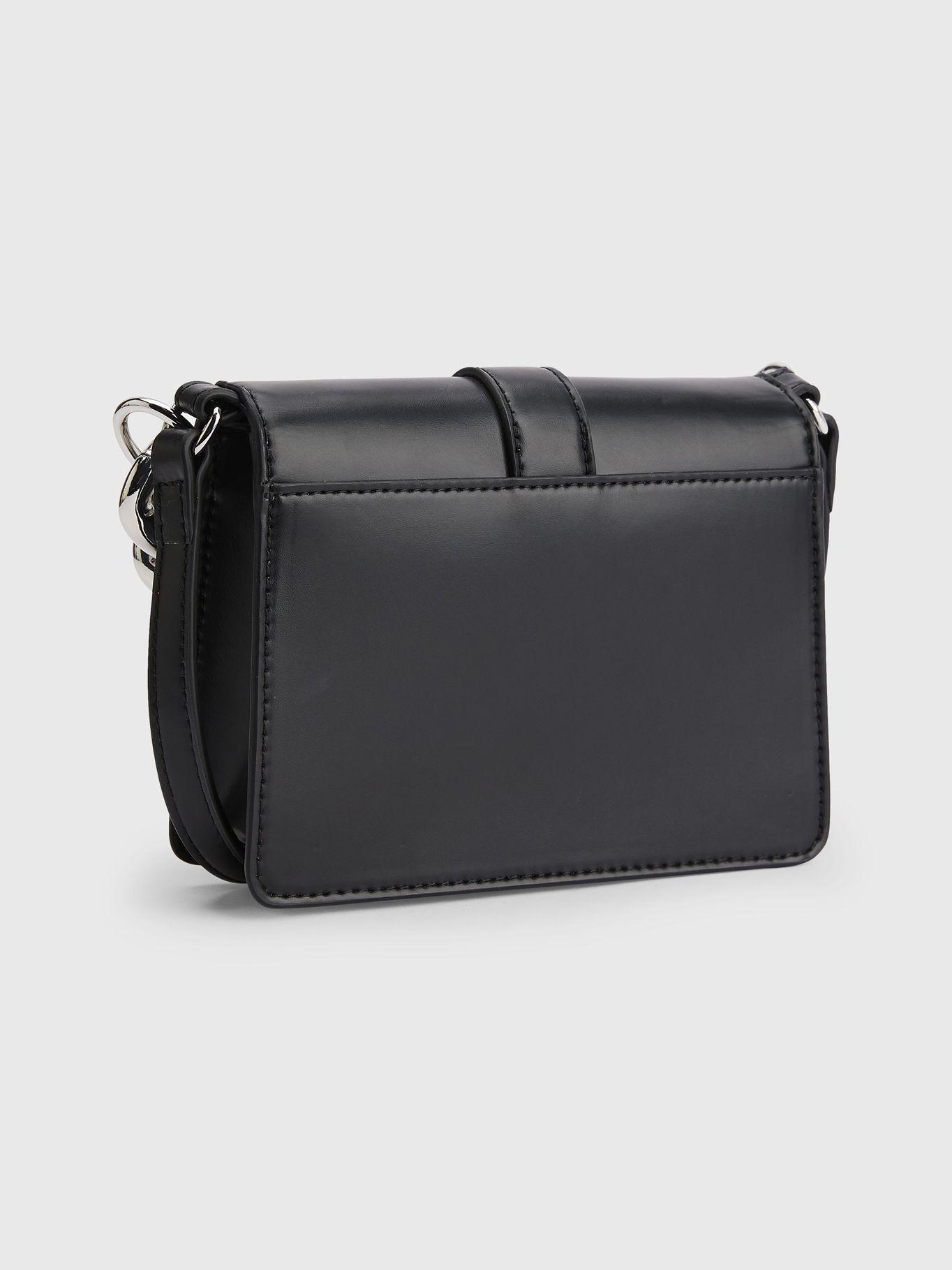 Cartera Chain Con Logo Negro Tommy Hilfiger-1