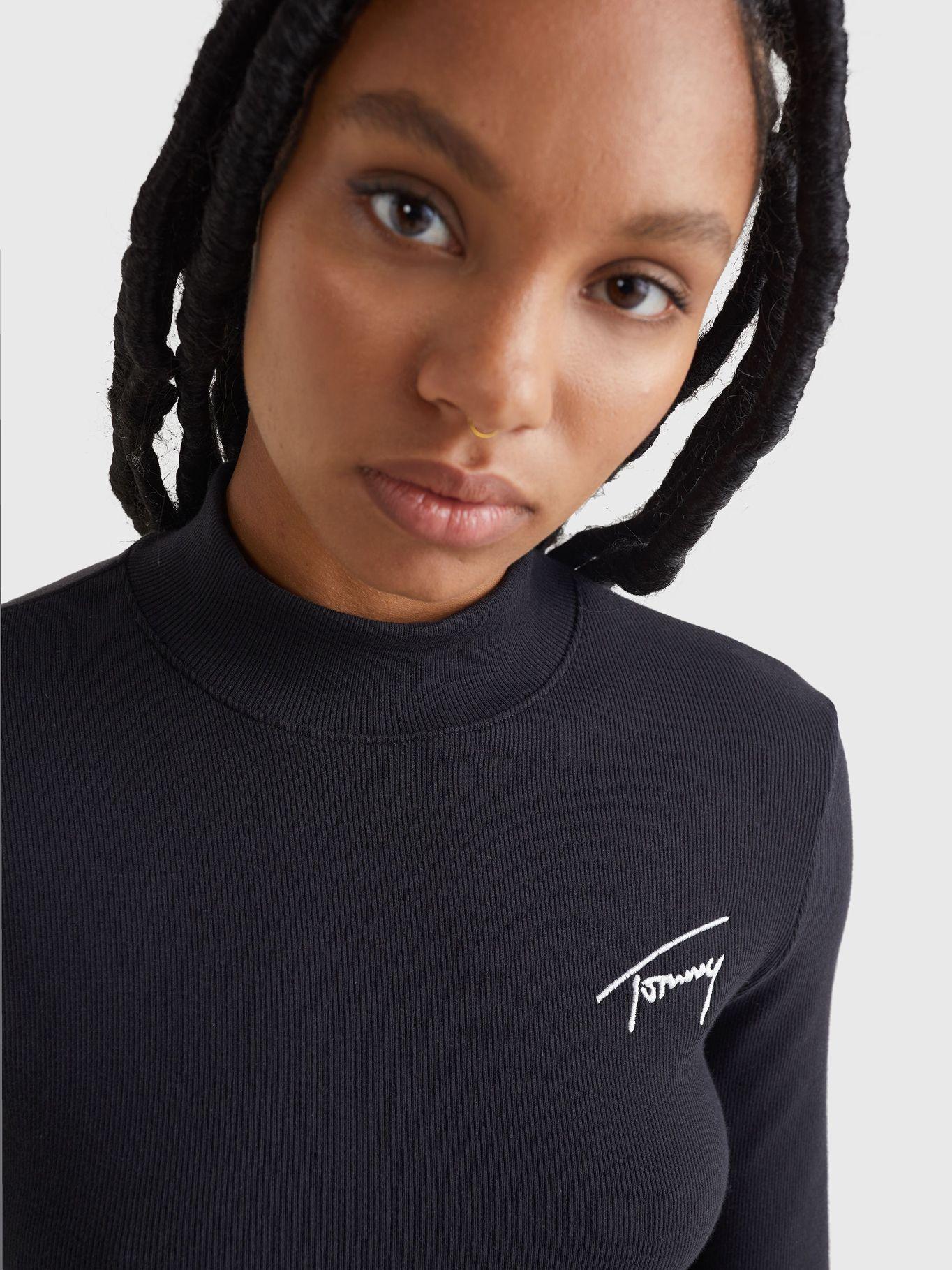 Polera Baby Crop Signature Logo Negro Tommy Jeans-3