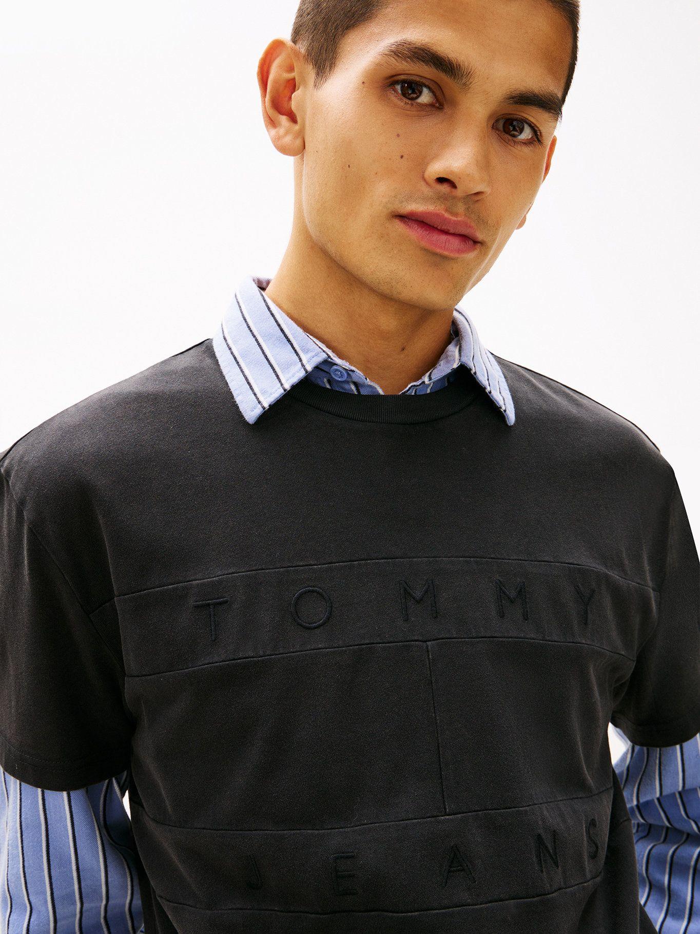 Polera Con Logo Tonal Regular Fit Tommy Jeans Negro-3
