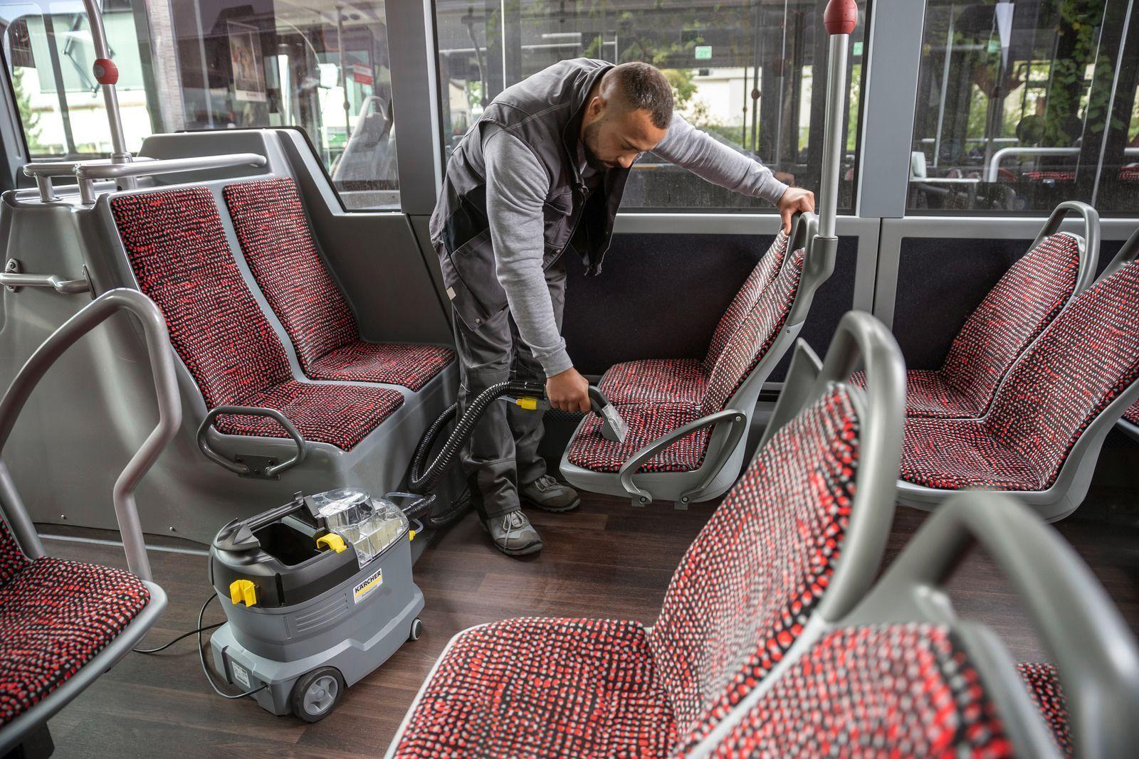 Lava Aspiradora de Tapiz Karcher Professional Puzzi 8 1 C-2