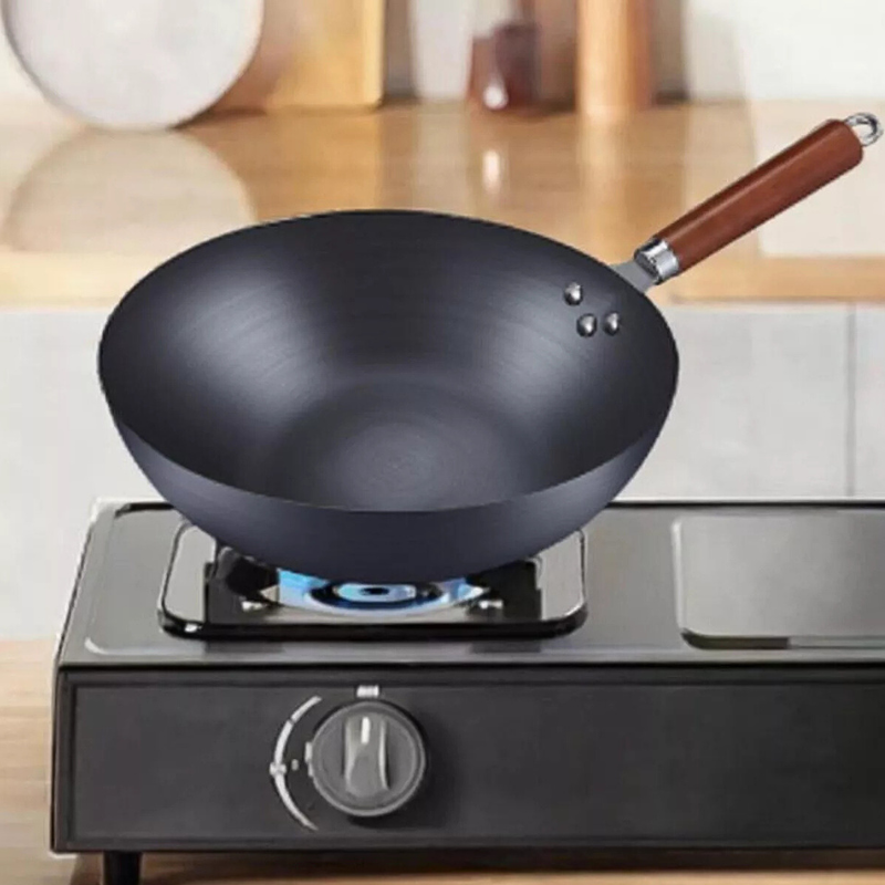 Sartén Premium Wok de Hierro Fundido 32 cm con Mango de Madera-3