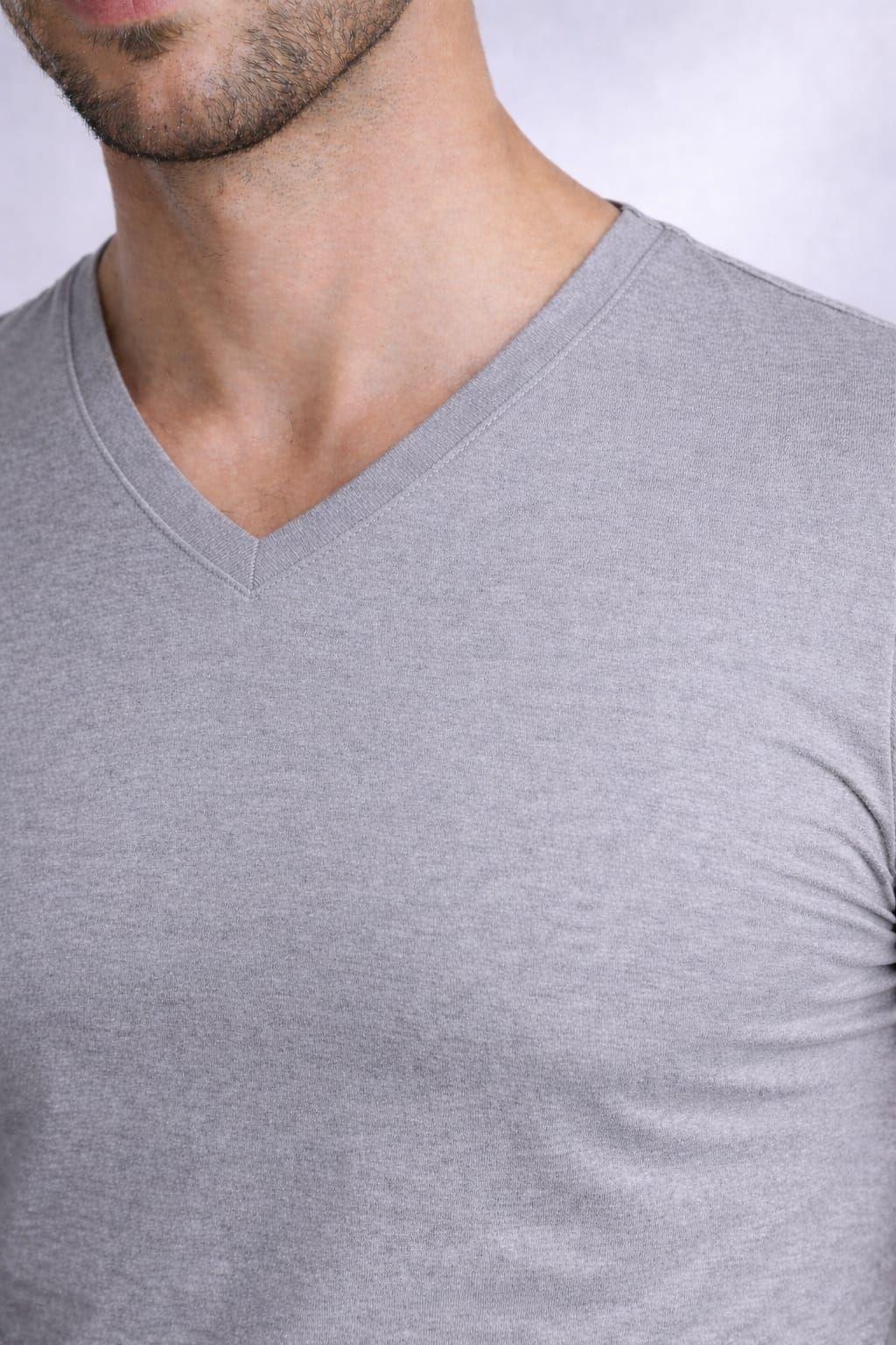 Polera Cuello V SlimFit 200G Algodon Manga Corta Basica-1