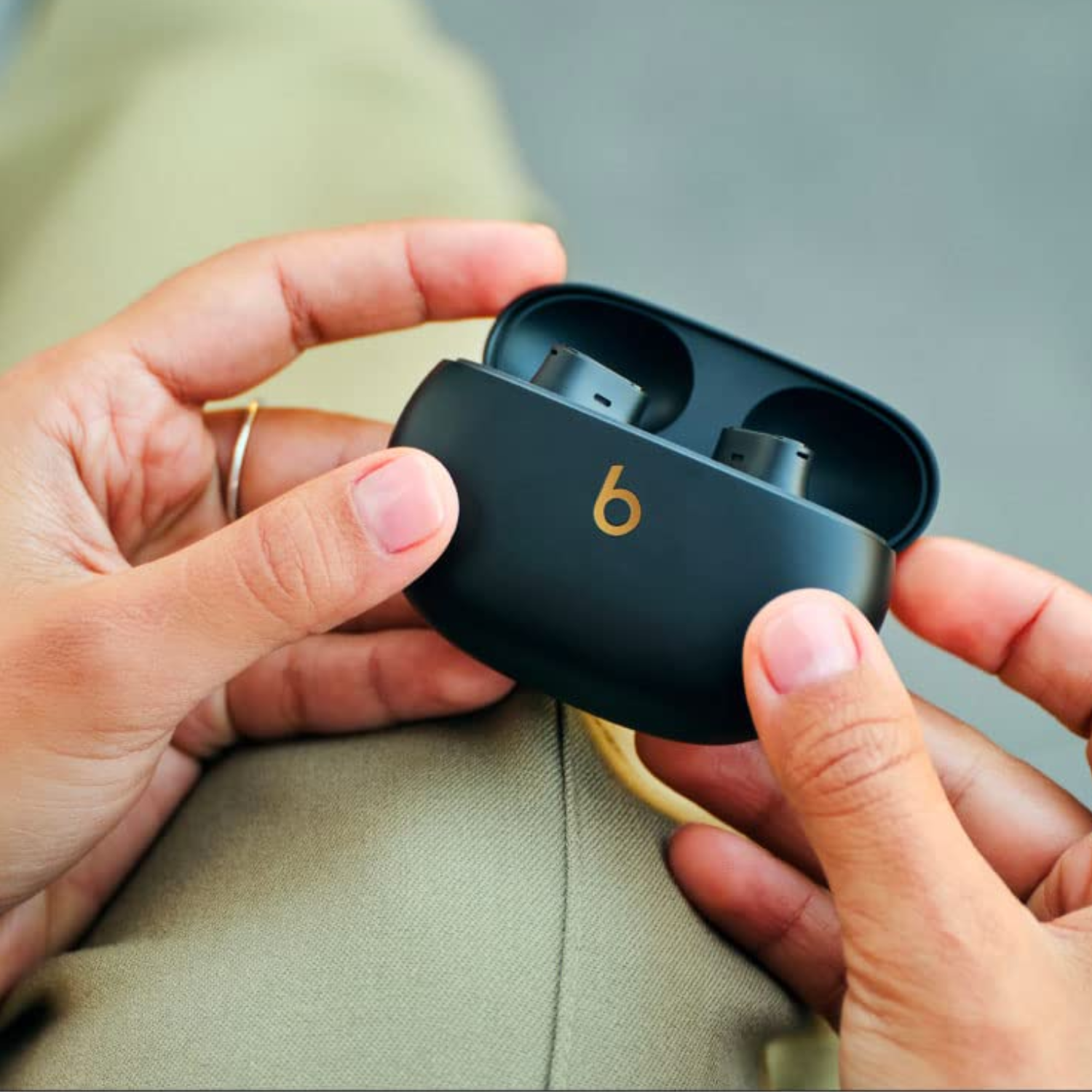 Audifono Inalambrico Beats Studio Buds Plus Transparente-2