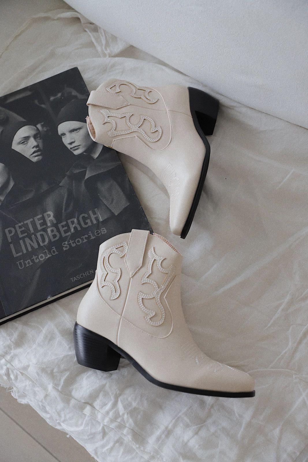 Botin Mujer Crema Via Uno 22512401-4