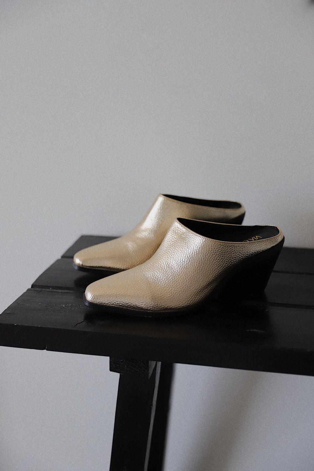 Zapato Mujer Dorado Via Uno 22512502-4