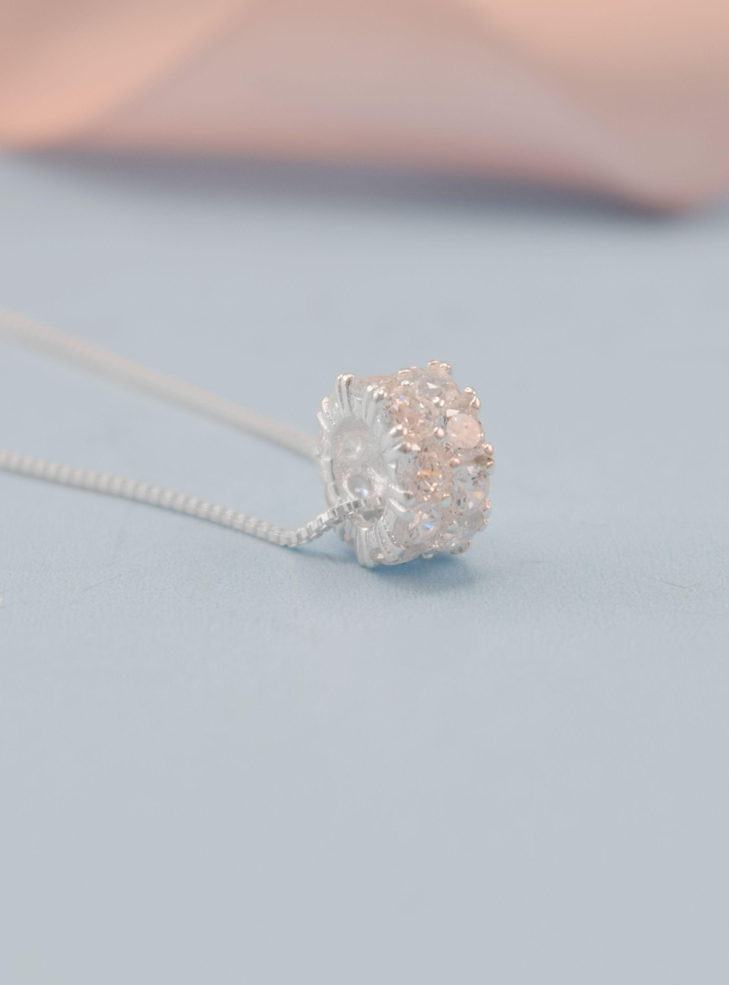 Collar rueda de circones en plata 925-1