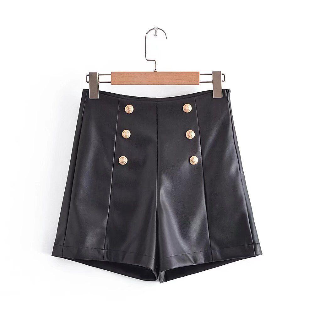 Short Tipo piel Negros con Botones Dorado-3