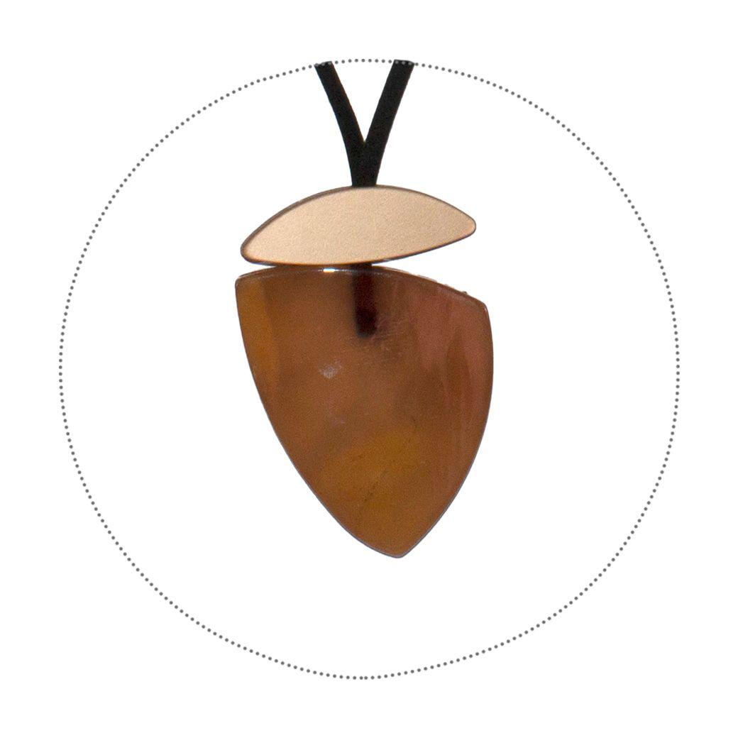 Collar acrilico triangular Taupe-1