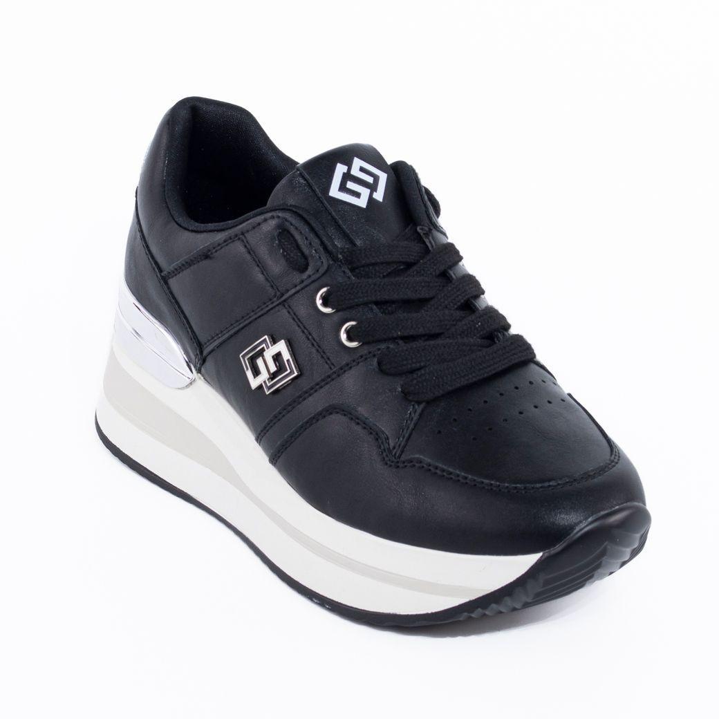 Zapatilla c/detalle metal Negro-2