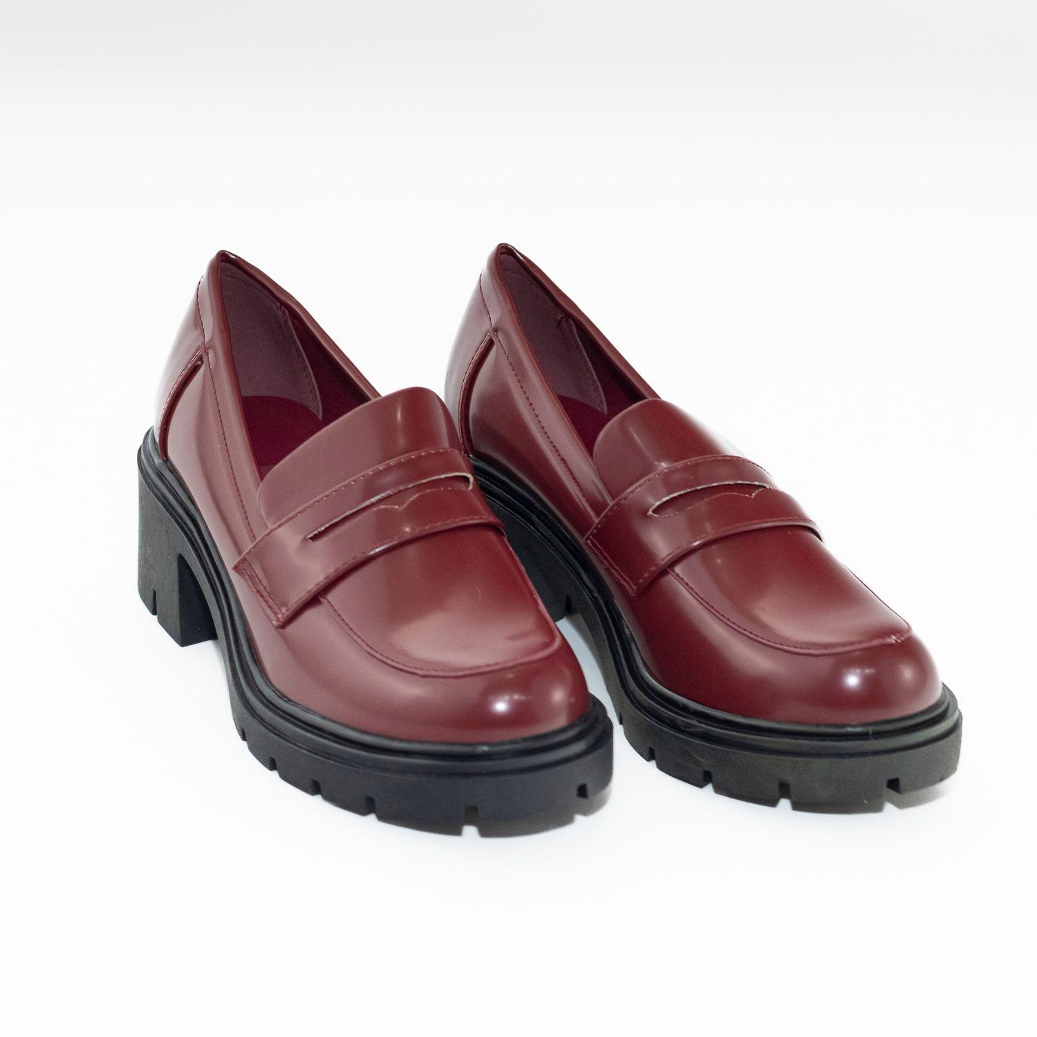 Zapato mocasin charol Burdeo-3