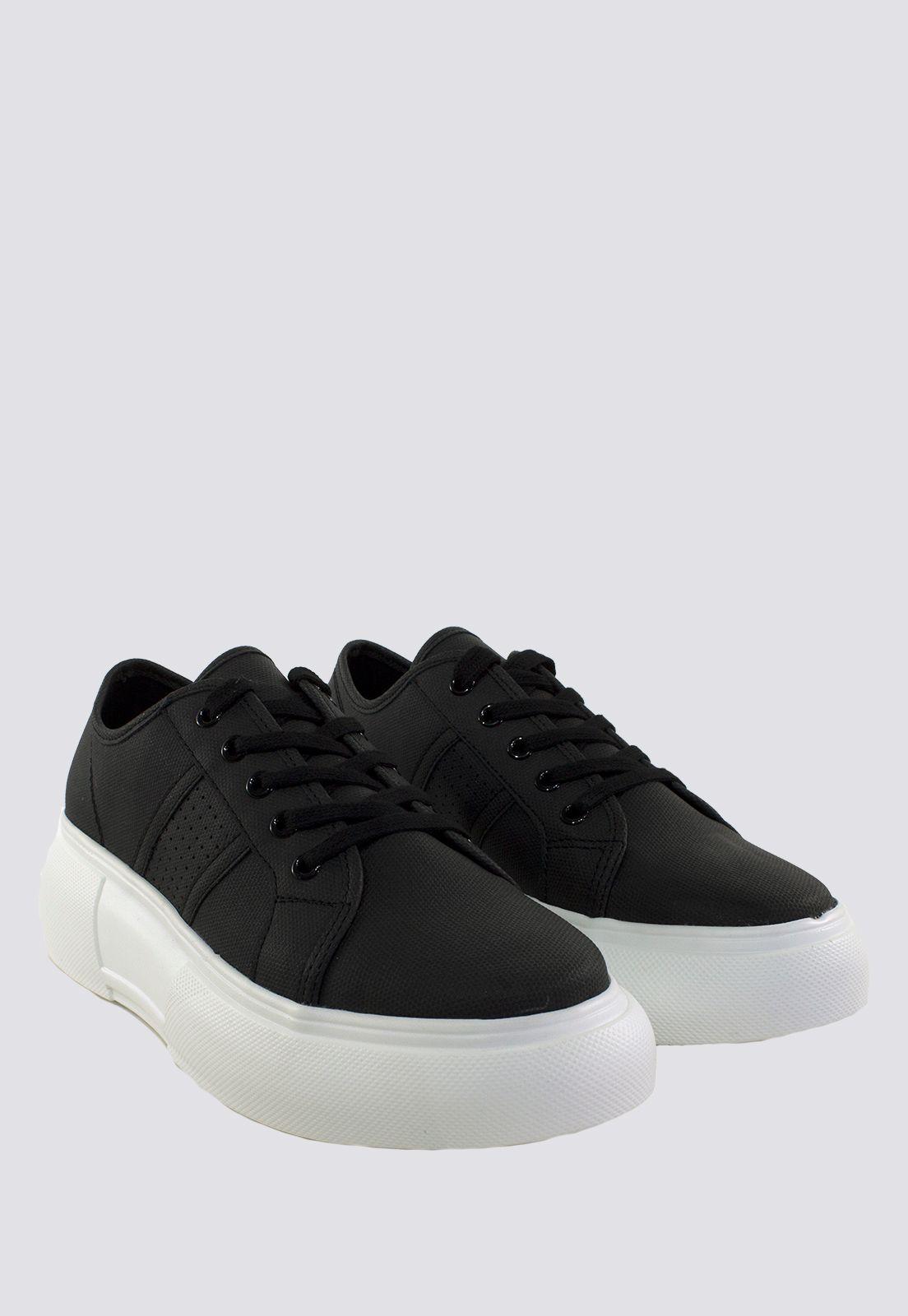 Zapatilla Alta Lisa Perforada Negro-3