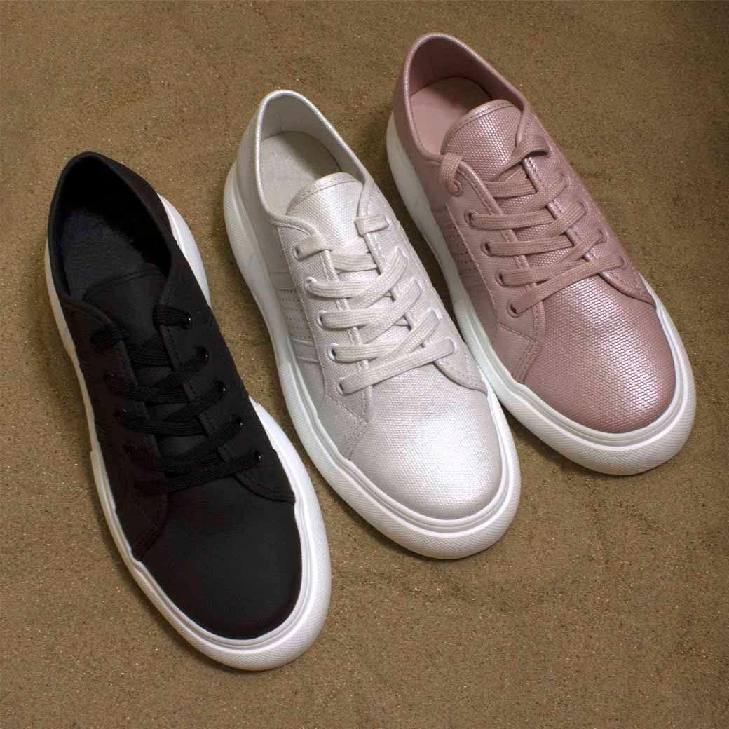 Zapatilla Alta Lisa Perforada Negro-4