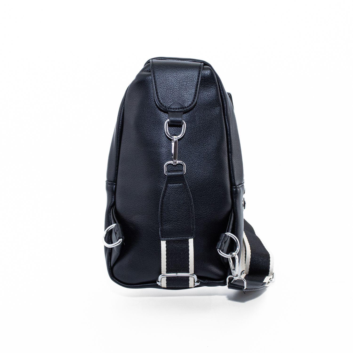 Mochila con Manilla y Tapa Lisa Negro-3