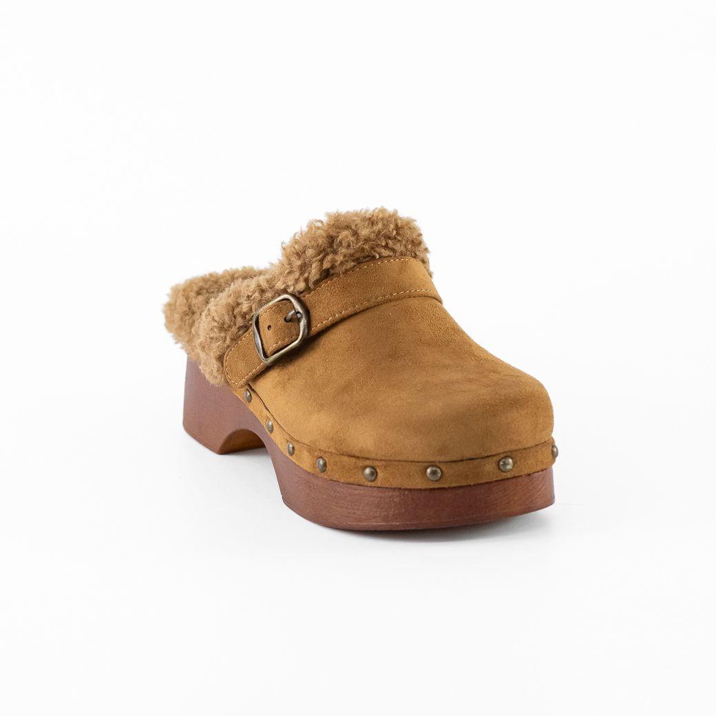 Zueco Chiporro con Hebilla 926 Mujer Camel Mailea-1