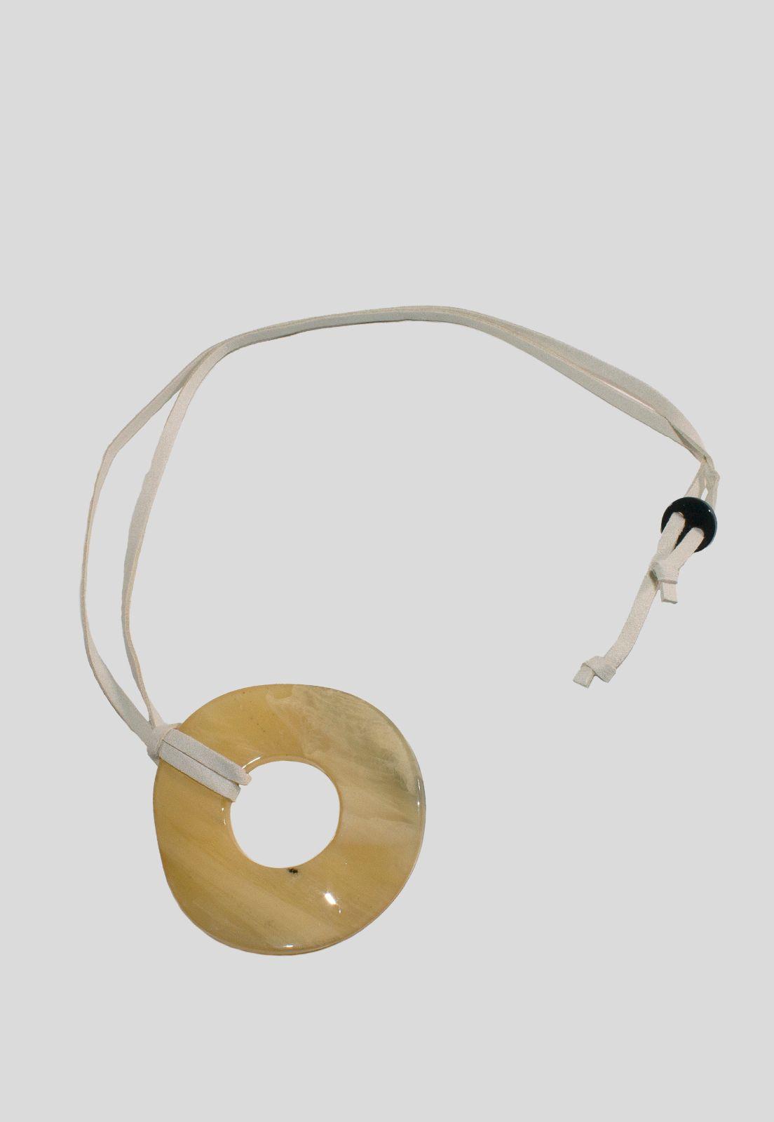 Collar Circulo Acrilico Beige-2