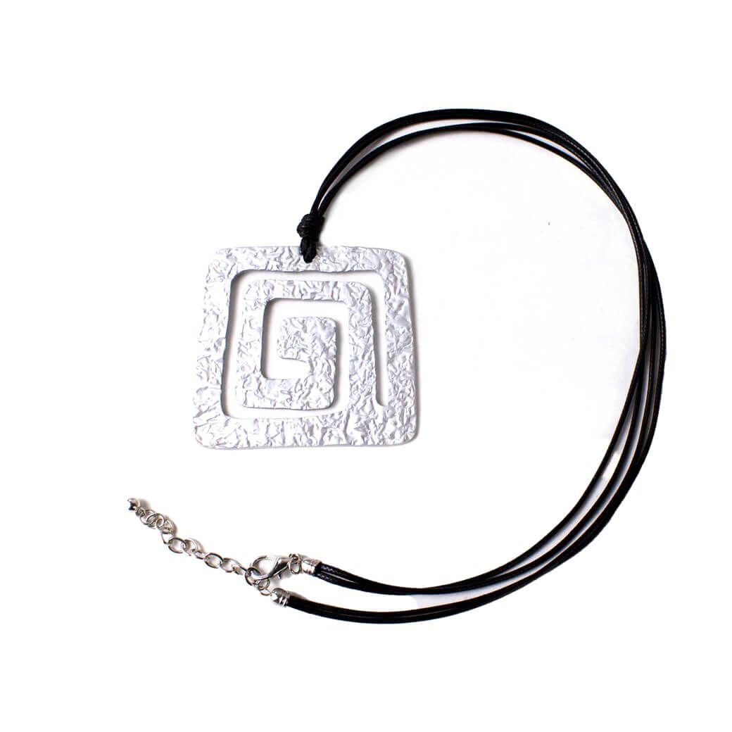 Collar Placa Perforada Plata-1