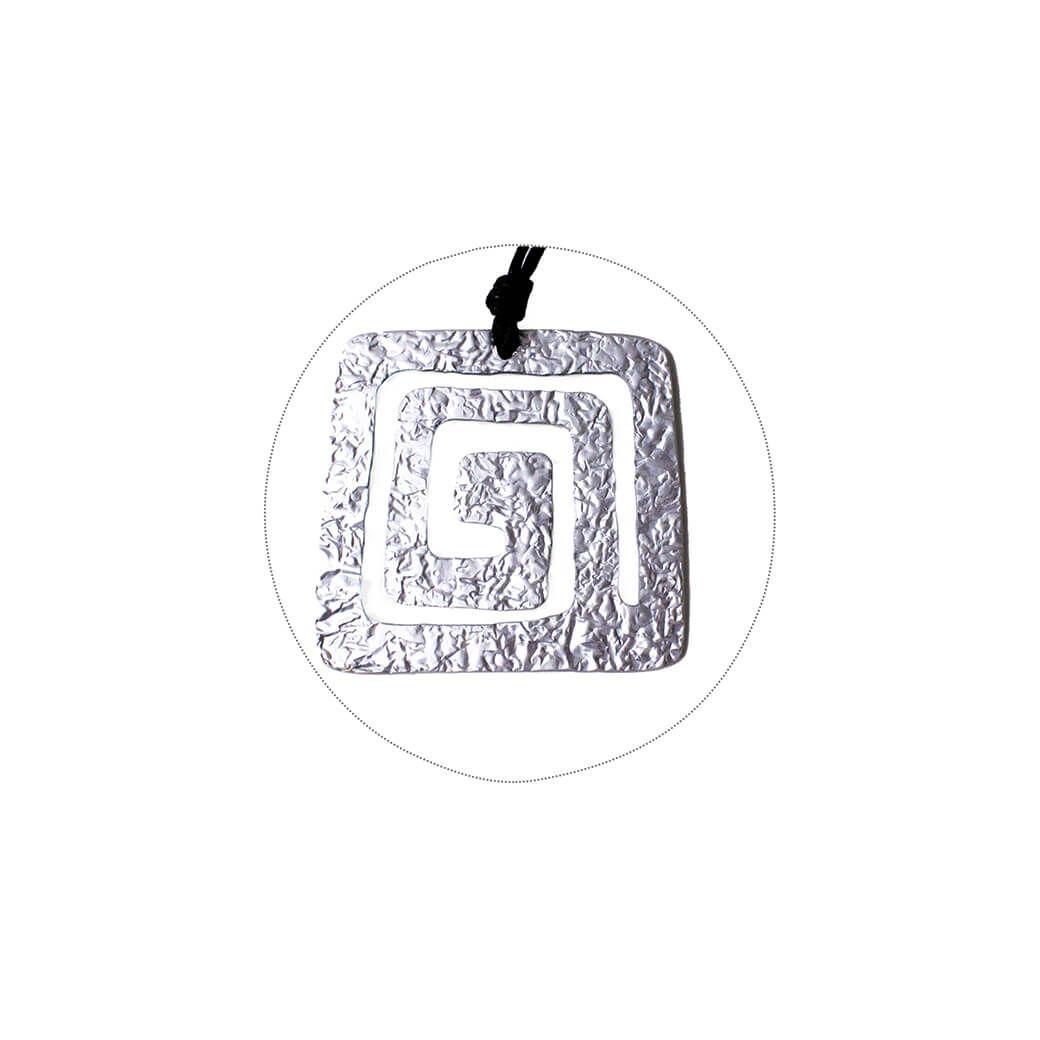 Collar Placa Perforada Plata-2