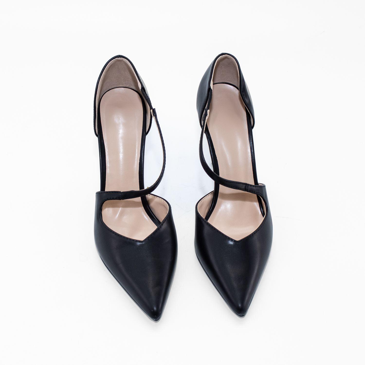 Stiletto Cerrado Correa Frontal Negro Mailea-4