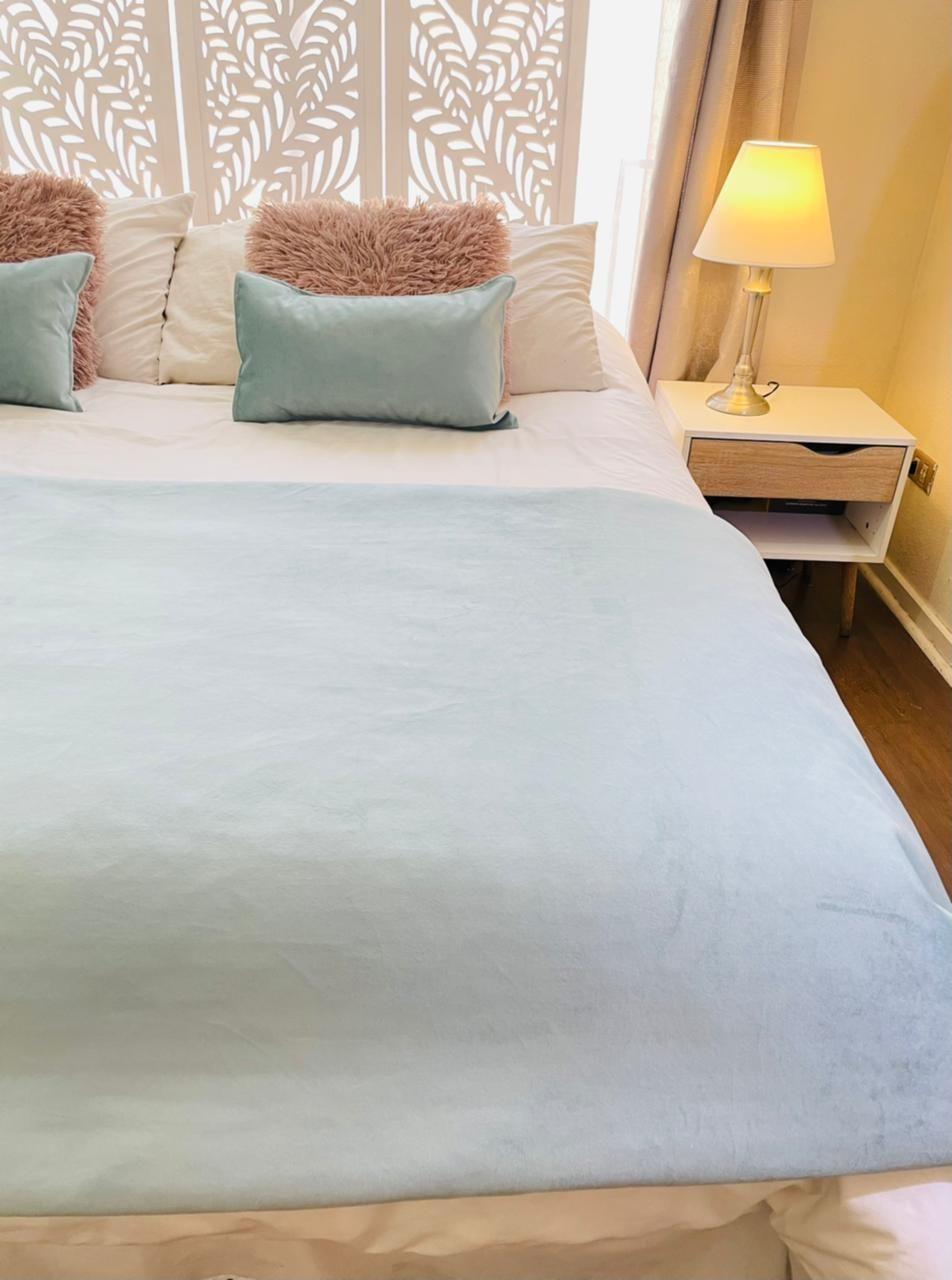 Set Felpa Española Verde Agua 80 x 140 cm + 1 cojín  50 x 30 cm Antonia Paz-2