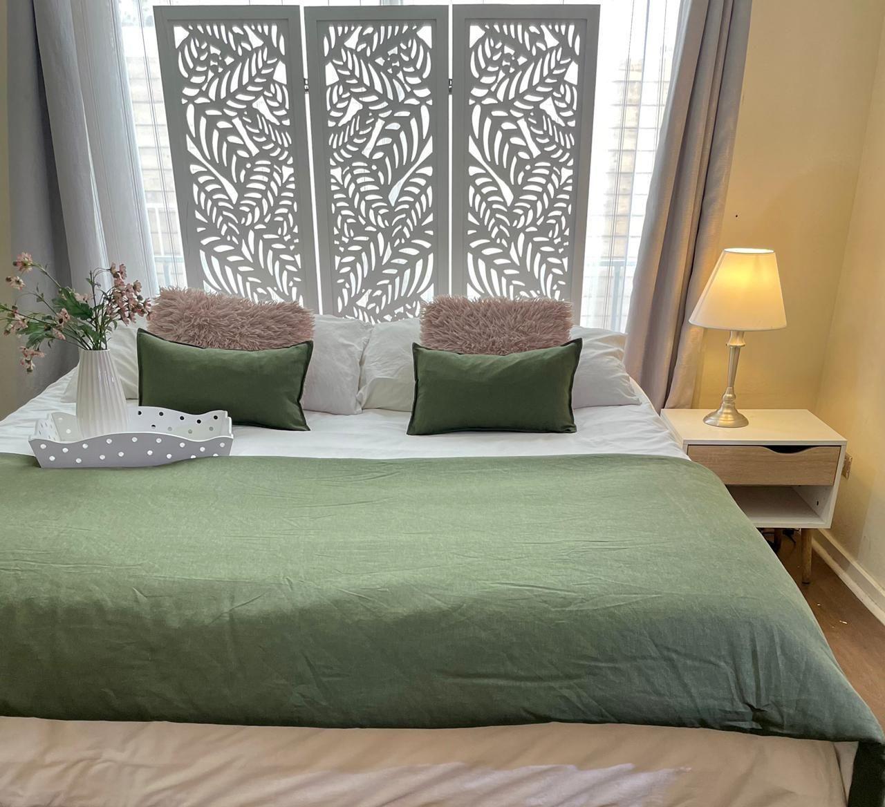 Set Piecera Lino Olivo 90 x 240 + 2 cojines 50 x 30 cm Antonia Paz-1