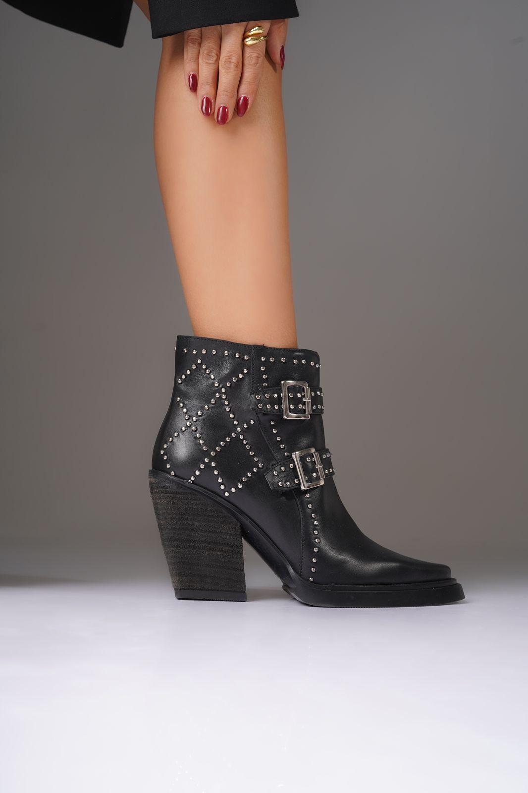 Bota Quad Metal Negro Tachas-0