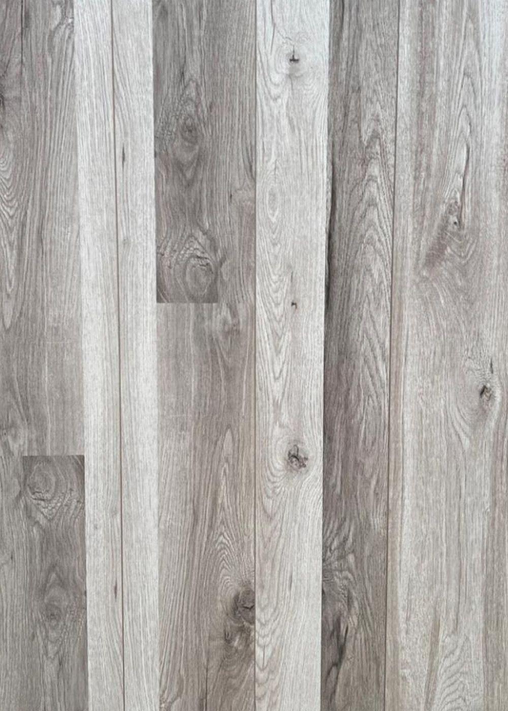 Piso Flotante Biselado 8 mm Palermo 121x19 cm / 1,92 m2 (1 Caja 8 Uni)-2