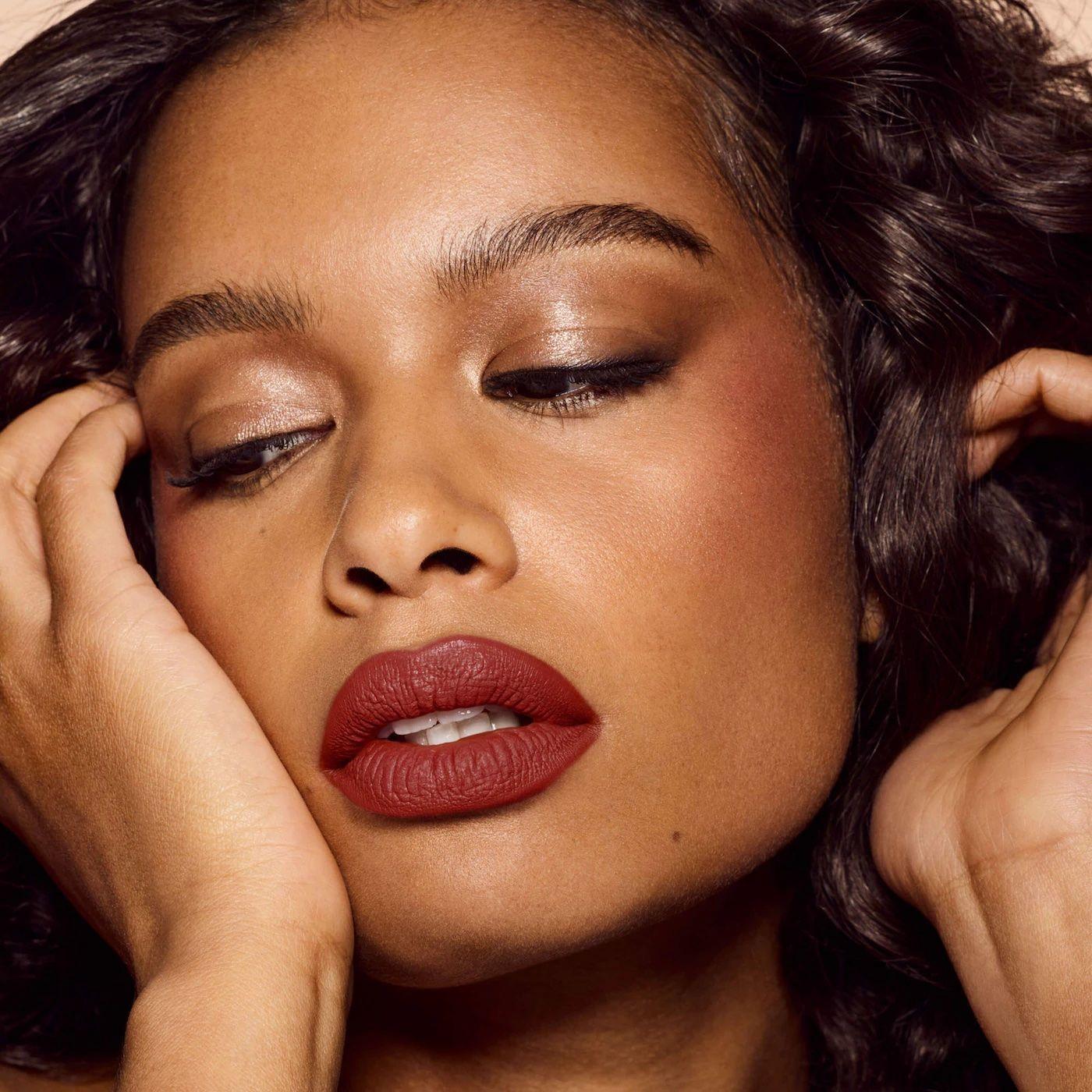 Fenty Beauty Icon Velvet Liquid Lipstick Tono HBIC-1