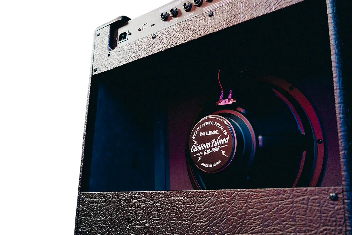 AMPLIFICADOR GTRA MIGHTY MKII 60W Nux-2
